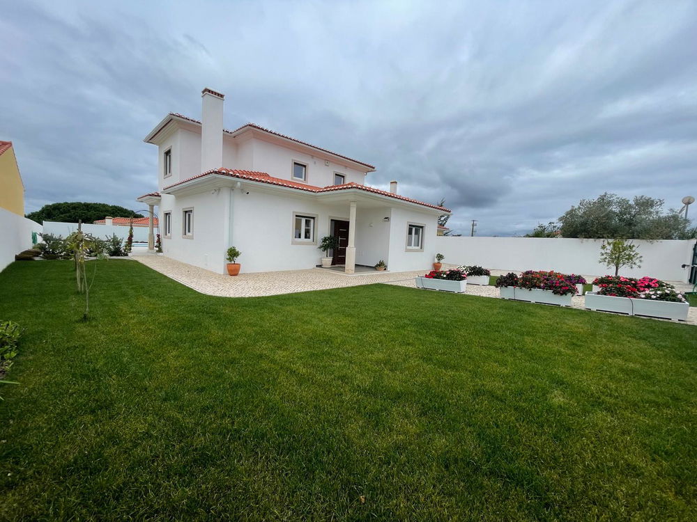 Detached House in Traditional Portuguese Style, 1 km from the center of Cadaval 4284434308