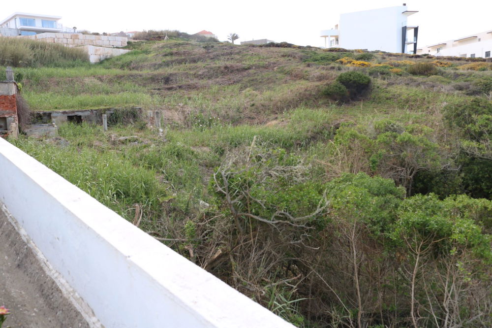 Land with sea views in Foz do Arelho 2567159637