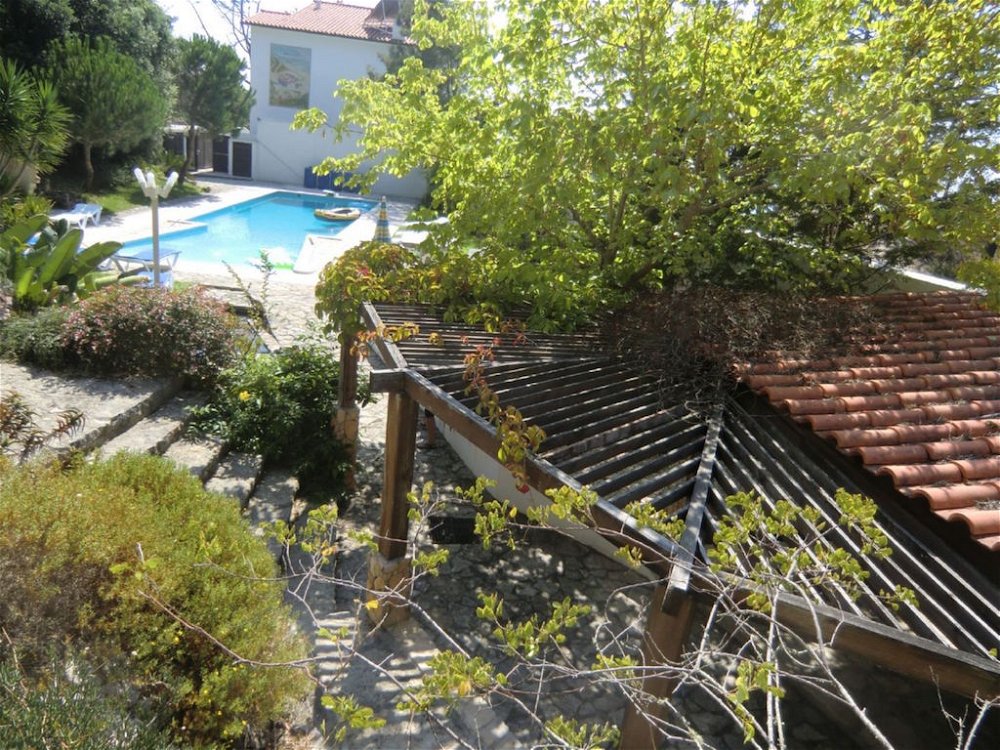 Building with 2 Apartments T3 with large plot and pool North of Nazaré 2008658538